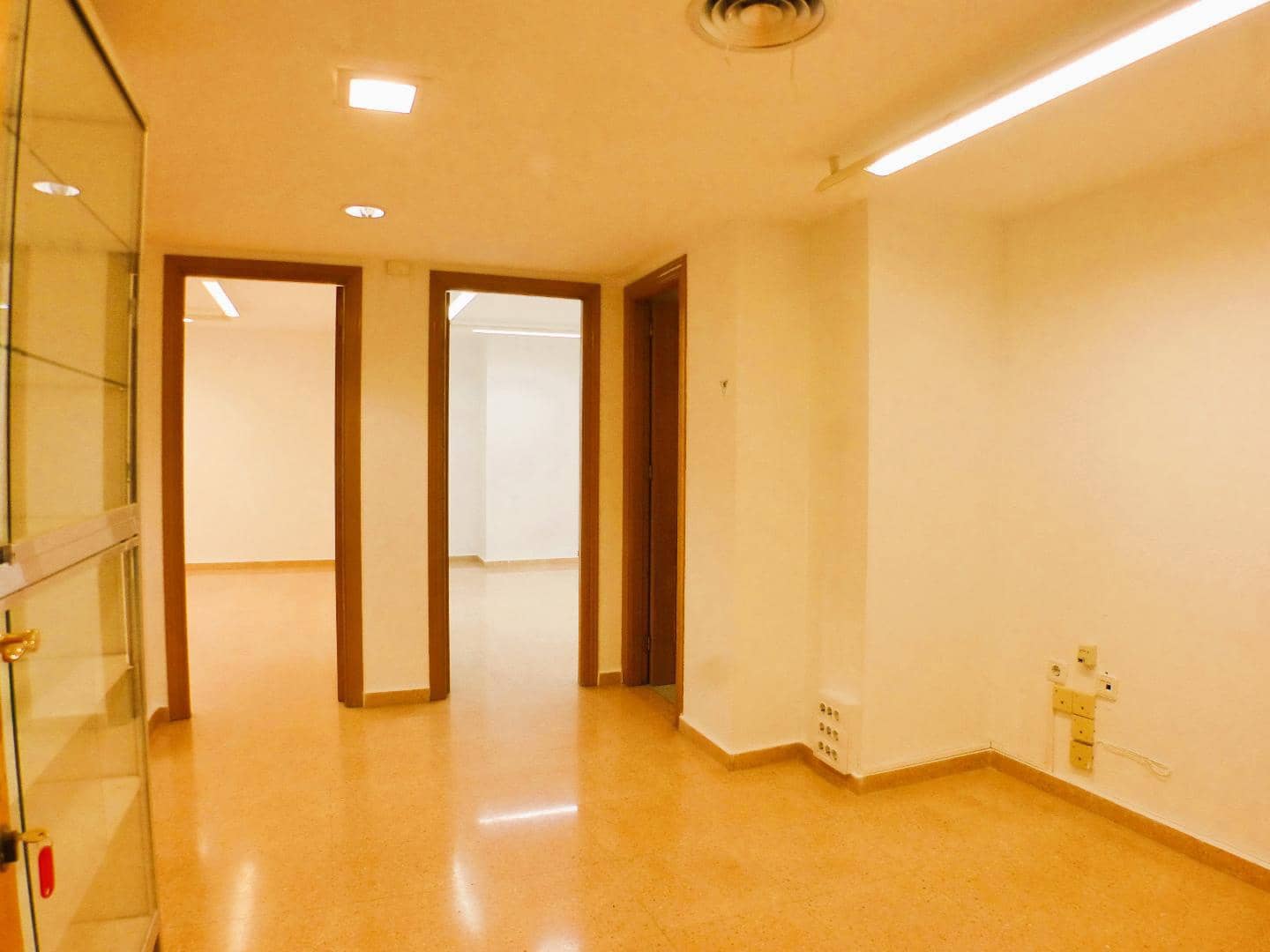 Toimisto vuokrattavana paikassa Alicante kaupunki - 750 € (Ref: 9419955)