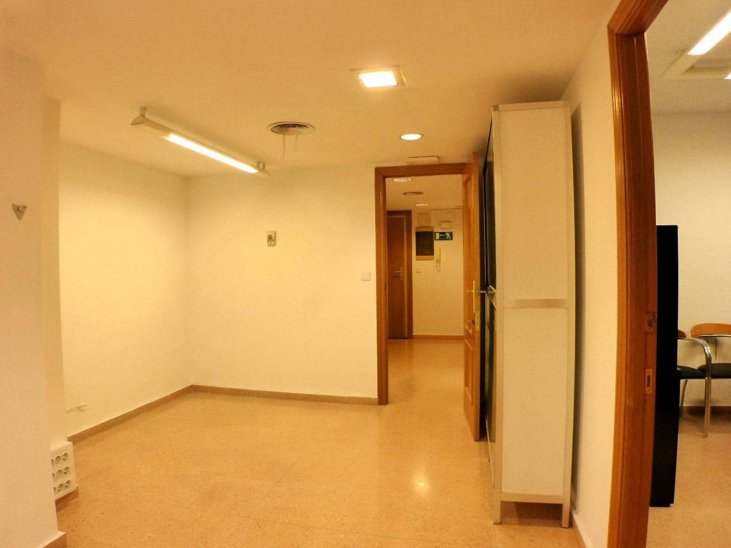 Toimisto vuokrattavana paikassa Alicante kaupunki - 750 € (Ref: 9419955)