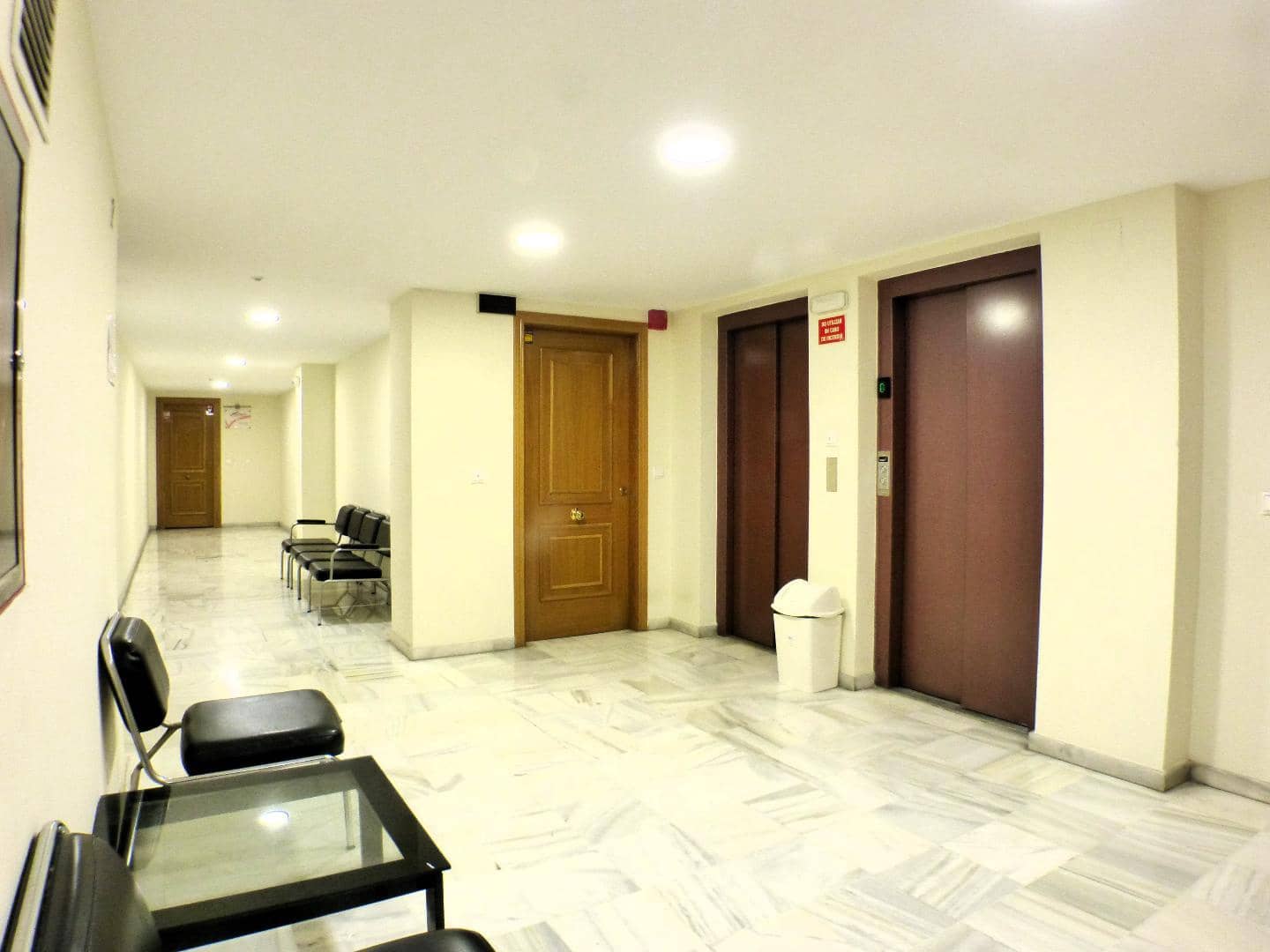 Toimisto vuokrattavana paikassa Alicante kaupunki - 750 € (Ref: 9419955)