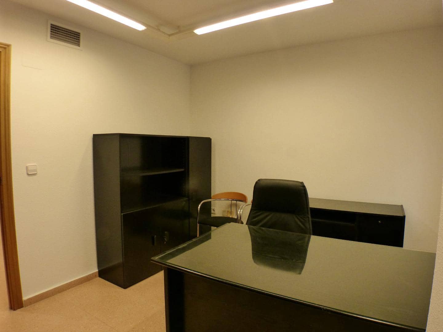 Toimisto vuokrattavana paikassa Alicante kaupunki - 750 € (Ref: 9419955)