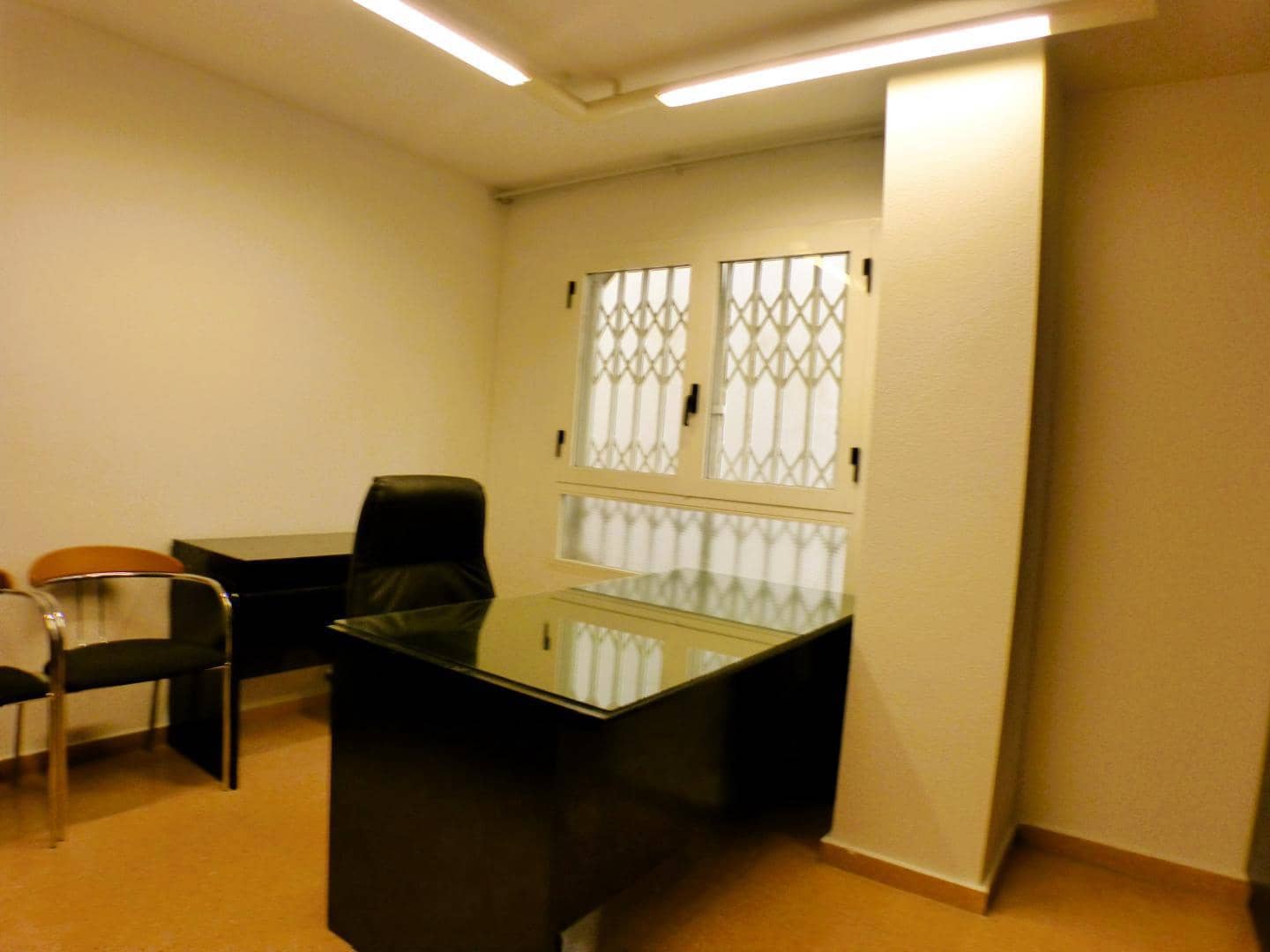 Toimisto vuokrattavana paikassa Alicante kaupunki - 750 € (Ref: 9419955)