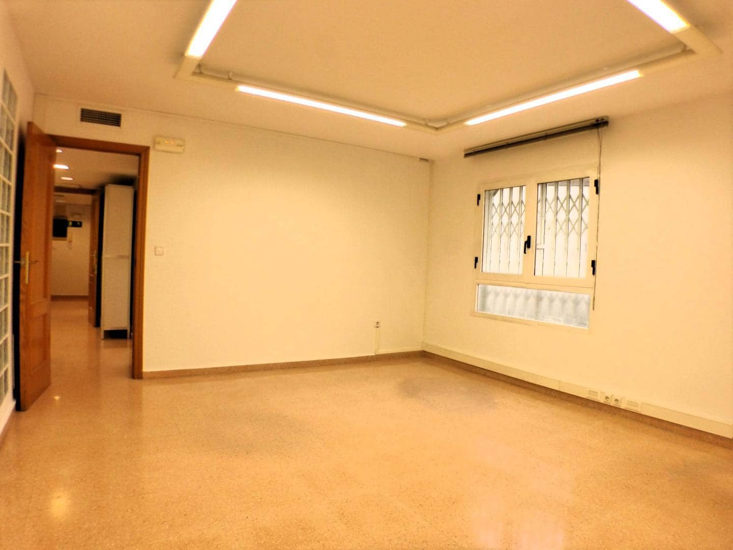 Toimisto vuokrattavana paikassa Alicante kaupunki - 750 € (Ref: 9419955)