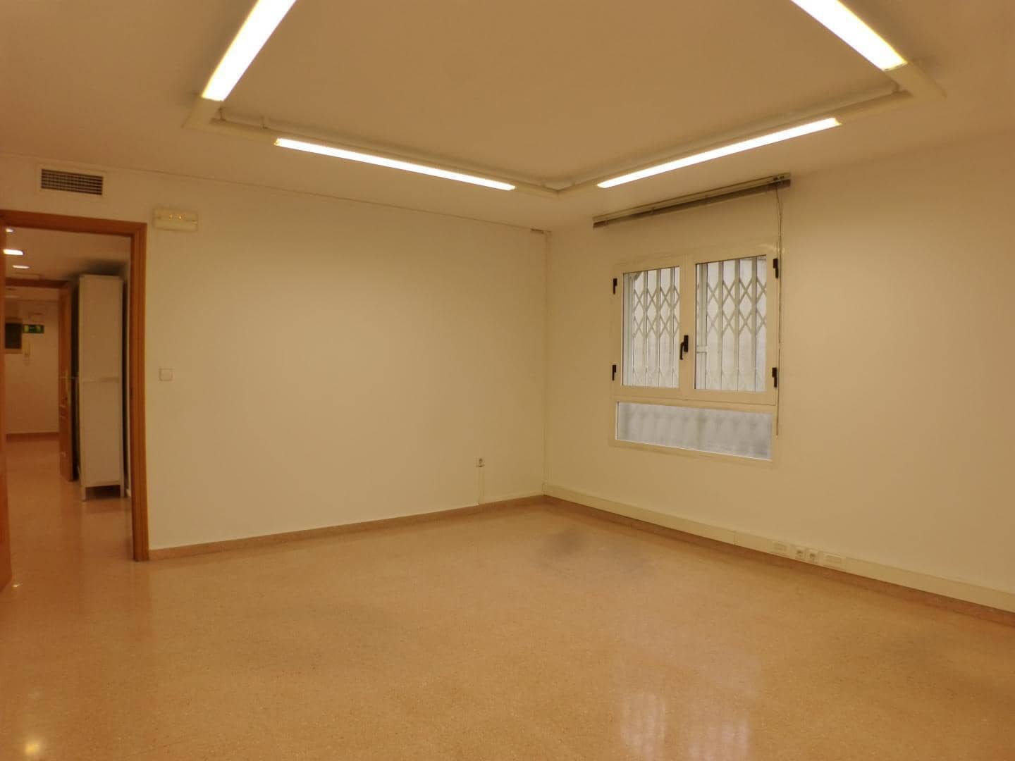 Toimisto vuokrattavana paikassa Alicante kaupunki - 750 € (Ref: 9419955)