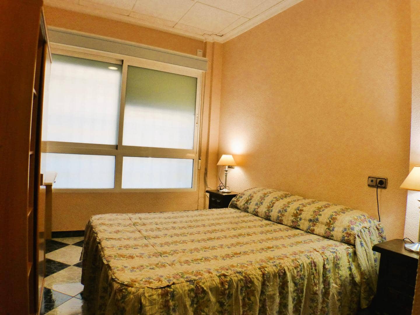 1 bedroom Flat for rent in Alicante / Alacant city - € 700 (Ref: 9451640)