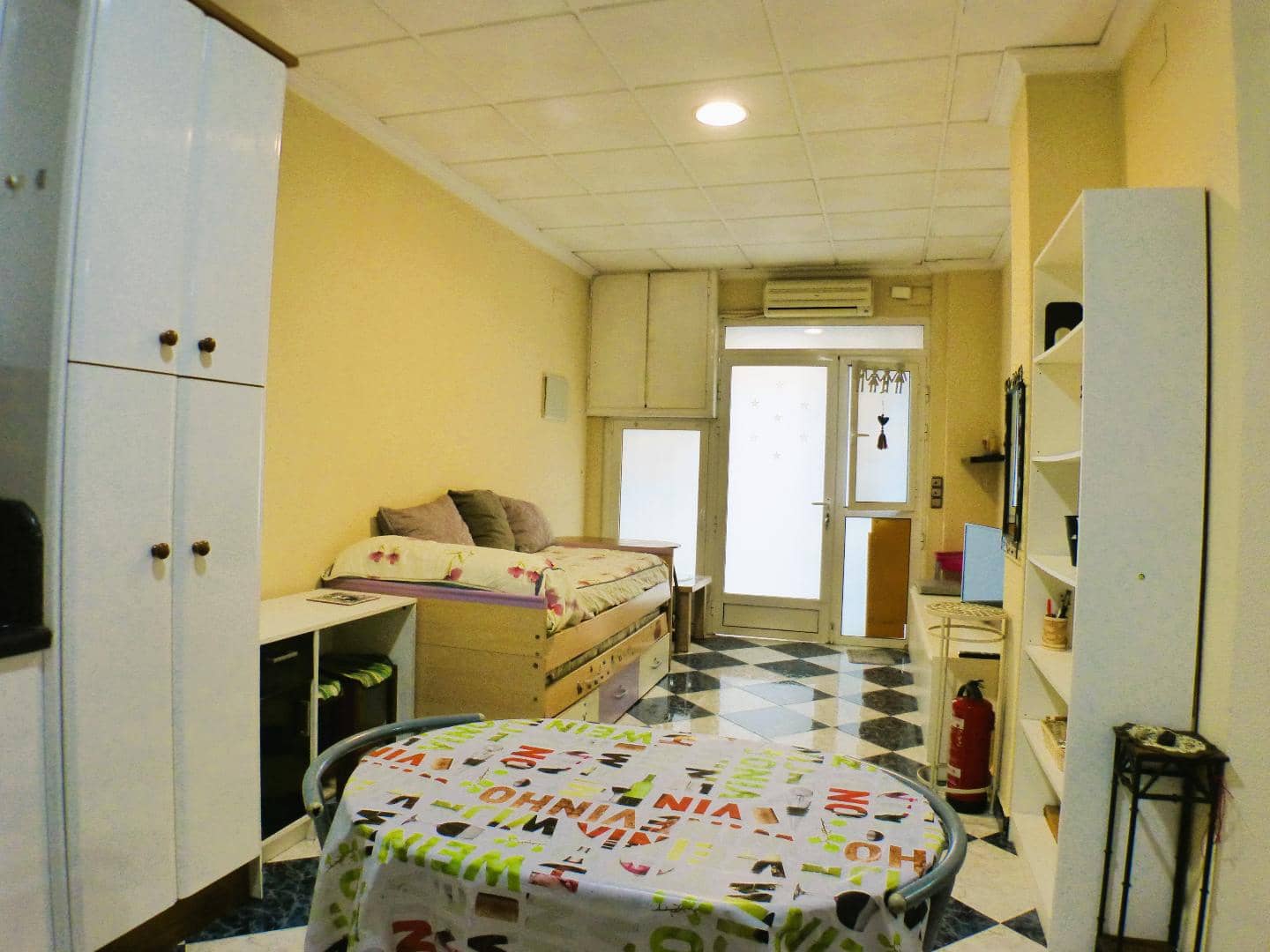 1 bedroom Flat for rent in Alicante / Alacant city - € 700 (Ref: 9451640)