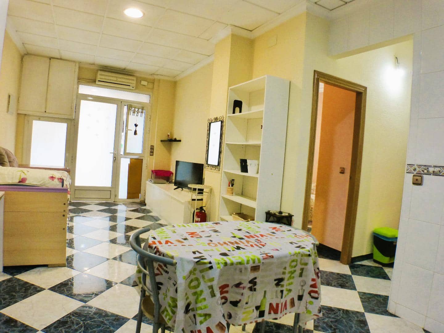 1 bedroom Flat for rent in Alicante / Alacant city - € 700 (Ref: 9451640)