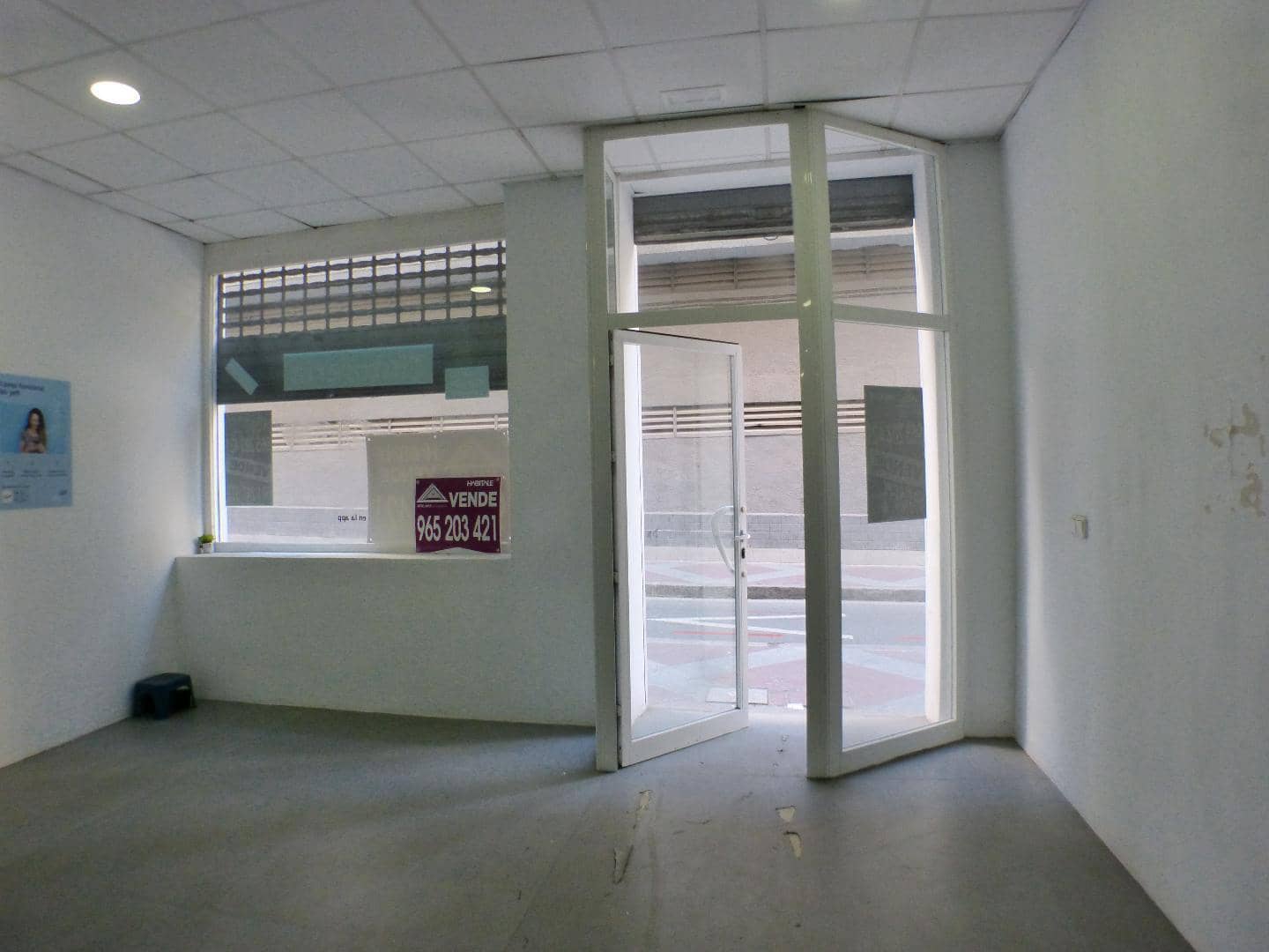 Commercieel te huur in Alicante stad - € 1.350 (Ref: 9468125)