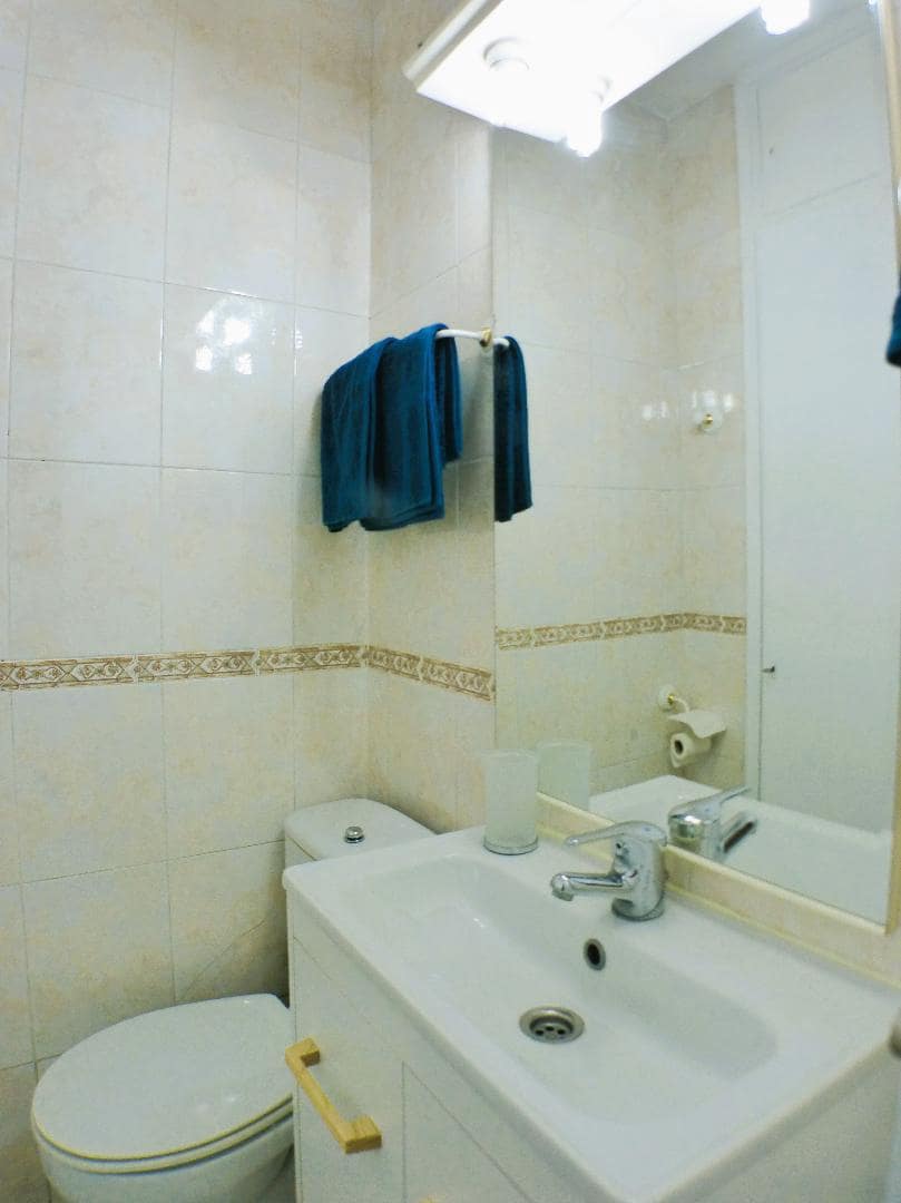 4 sovrum Lägenhet att hyra i Alicante stad - 1 200 € (Ref: 9510146)