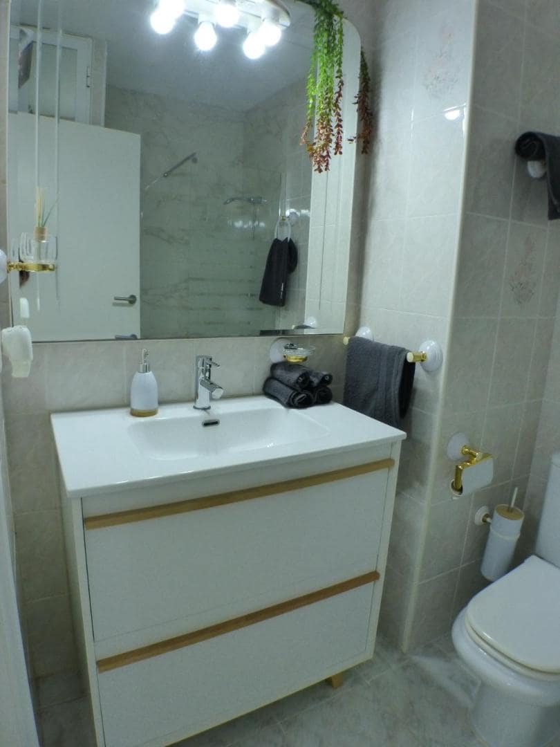 4 sovrum Lägenhet att hyra i Alicante stad - 1 200 € (Ref: 9510146)