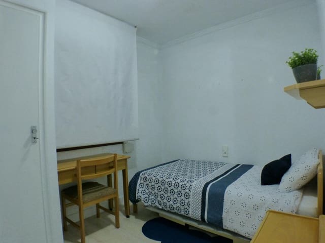 4 makuuhuone Huoneisto vuokrattavana paikassa Ensanche - Diputacion, Alicante kaupunki - 1 200 € (Ref: 9510146)