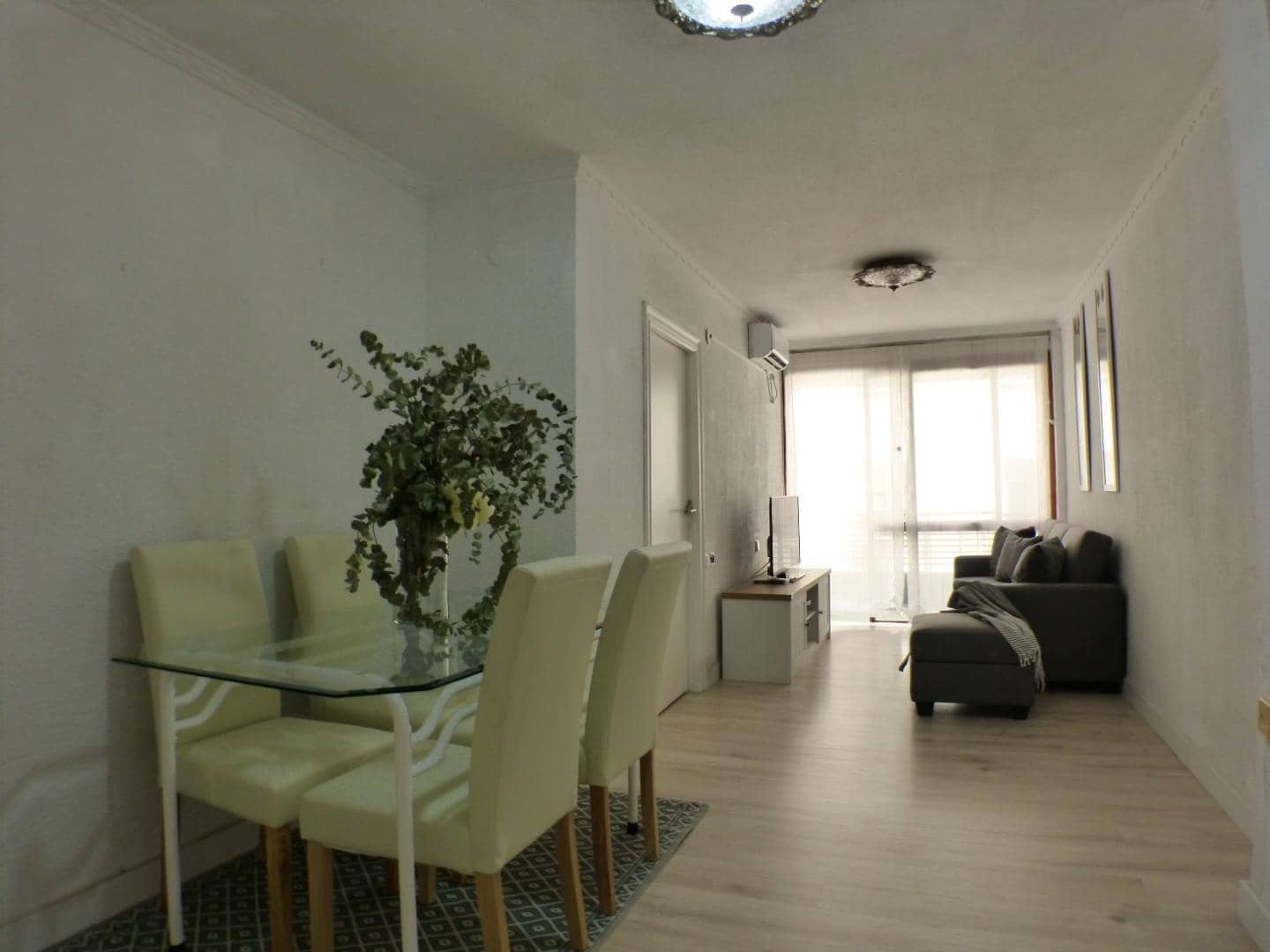 4 sovrum Lägenhet att hyra i Alicante stad - 1 200 € (Ref: 9510146)