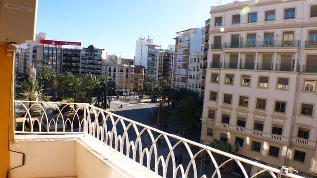 3 makuuhuone Asunto myytävänä paikassa Barrio del Centro, Alicante kaupunki - 445 000 € (Ref: 9559294)