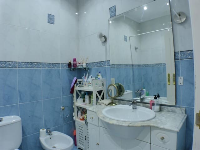 2 soveværelse Lejlighed til salg i Barrio del Centro, Alicante by - € 350.000 (Ref: 9833415)