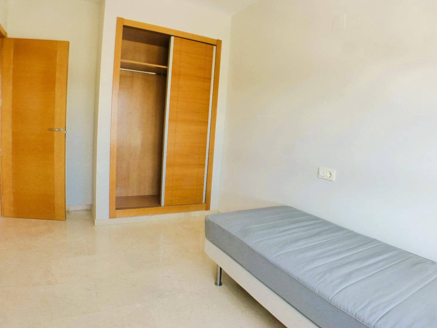3 makuuhuone Huoneisto vuokrattavana paikassa Alicante kaupunki mukana uima-altaan 
autotalli - 1 200 € (Ref: 9859072)