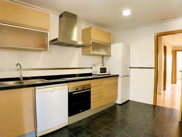 3 makuuhuone Huoneisto vuokrattavana paikassa Paus - Poligono San Blas, Alicante kaupunki - 1 200 € (Ref: 9859072)