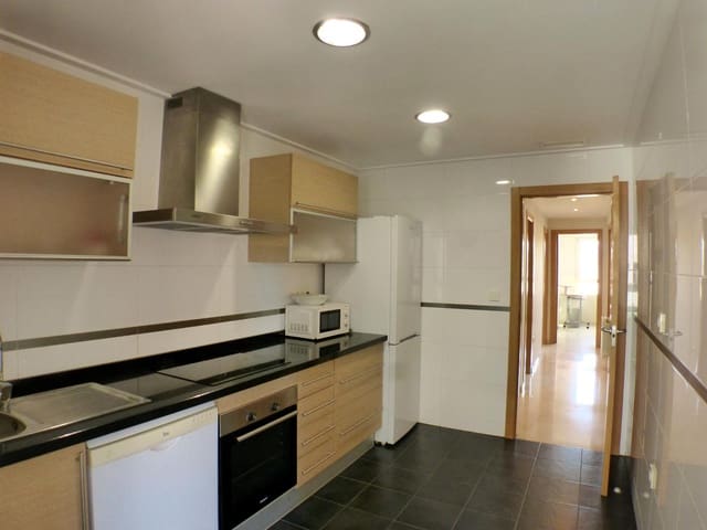3 makuuhuone Huoneisto vuokrattavana paikassa Paus - Poligono San Blas, Alicante kaupunki - 1 200 € (Ref: 9859072)