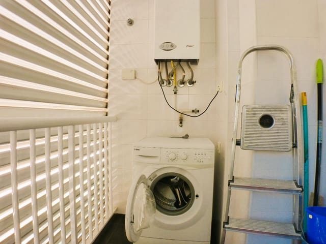 3 makuuhuone Huoneisto vuokrattavana paikassa Paus - Poligono San Blas, Alicante kaupunki - 1 200 € (Ref: 9859072)
