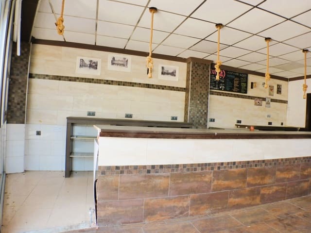 Kommersiell att hyra i Paus - Poligono San Blas, Alicante stad - 650 € (Ref: 9950756)