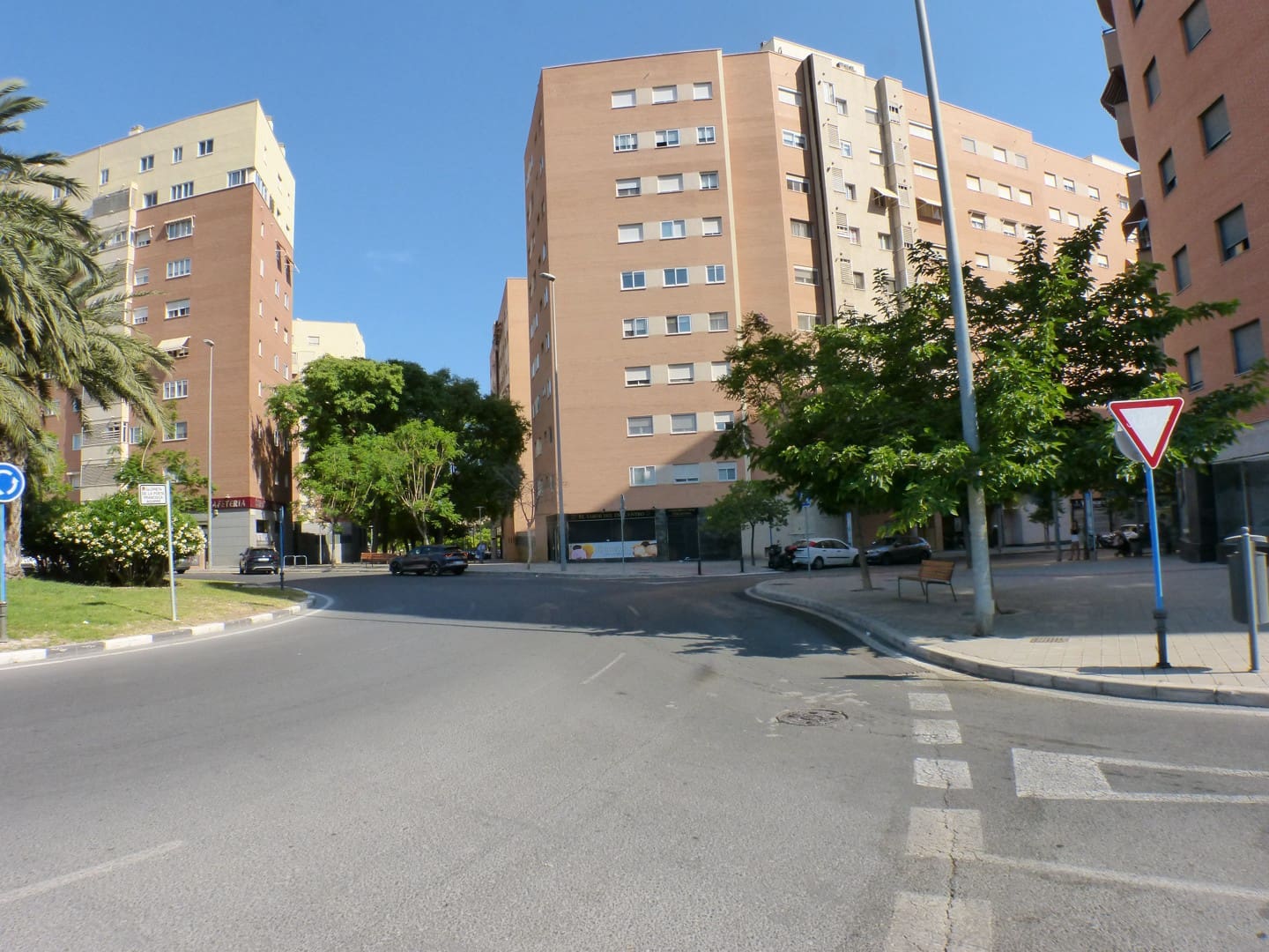 Local Commercial à louer à Alicante ville - 650 € (Ref: 9950756)