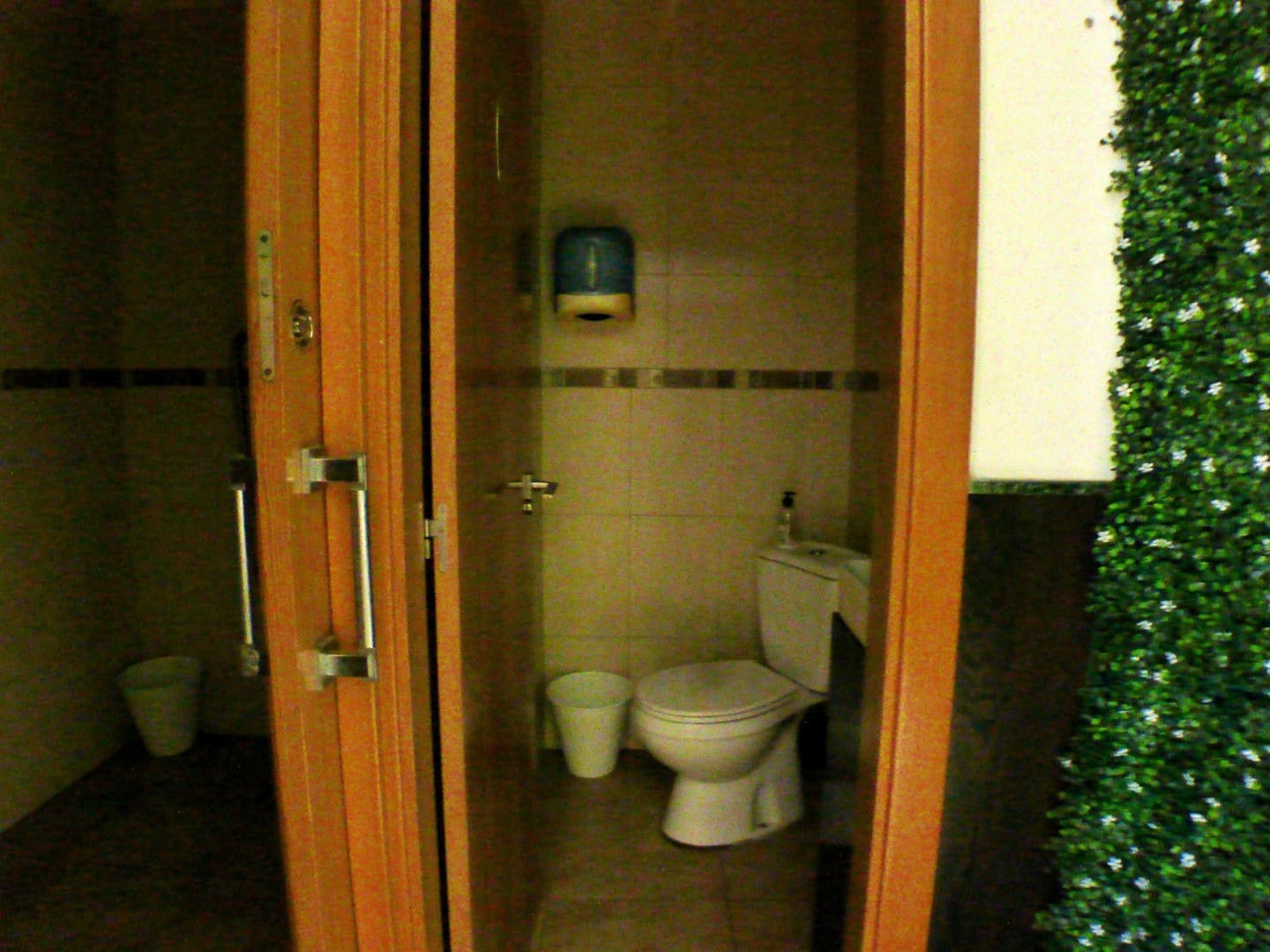 Local Commercial à louer à Alicante ville - 650 € (Ref: 9950756)