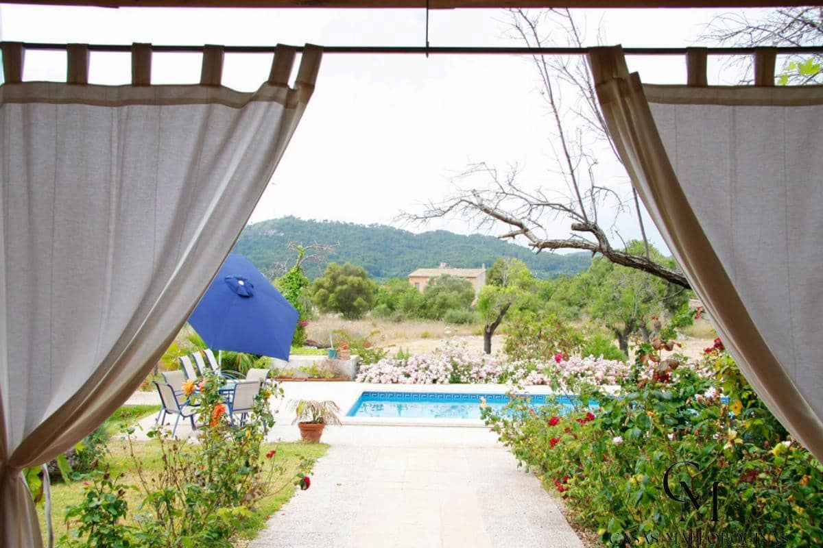 6 bedroom Villa for sale in Son Servera with pool - € 1,890,000 (Ref: 9996087)
