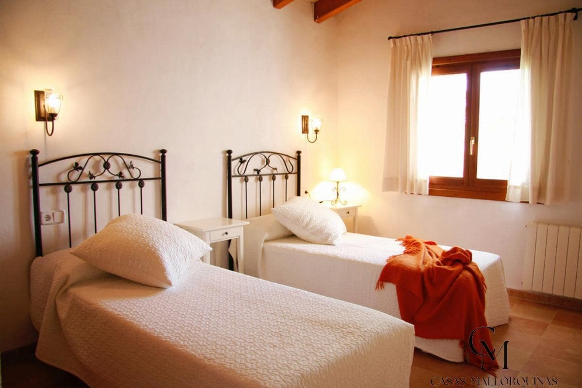 6 bedroom Villa for sale in Son Servera with pool - € 1,890,000 (Ref: 9996087)