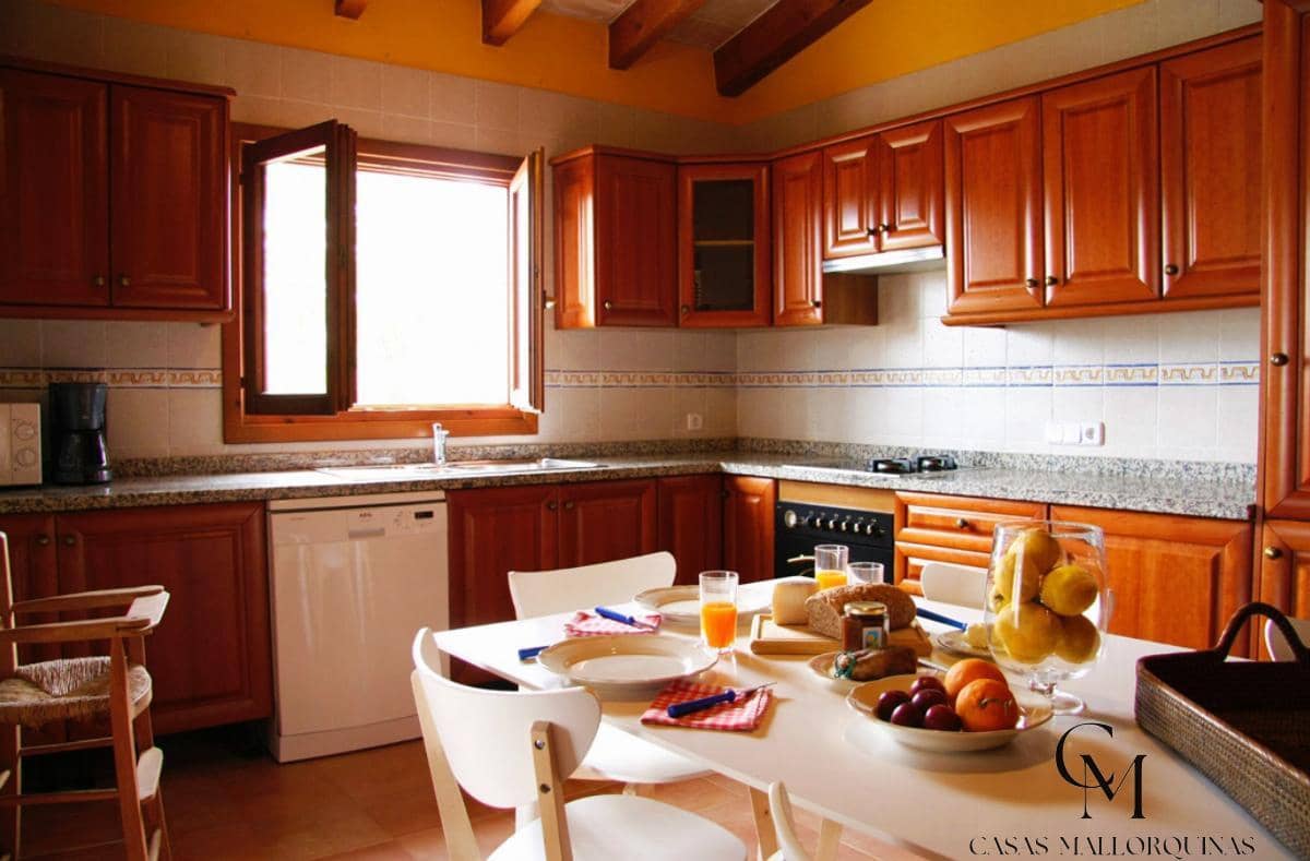 6 bedroom Villa for sale in Son Servera with pool - € 1,890,000 (Ref: 9996087)
