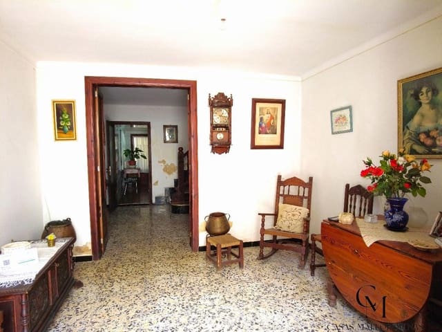 6 bedroom Villa for sale in Pollensa / Pollença - € 590,000 (Ref: 9996092)