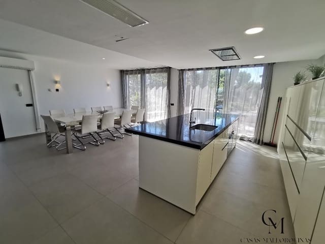 3 slaapkamer Villa te koop in Playas de Muro / Platges de Muro, Muro met garage - € 1.350.000 (Ref: 9996093)