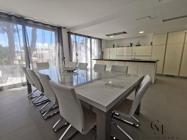 3 slaapkamer Villa te koop in Playas de Muro / Platges de Muro, Muro met garage - € 1.350.000 (Ref: 9996093)