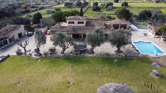 Chalet de 4 habitaciones en Ca'n Picafort, Santa Margalida en venta con piscina - 1.999.000 € (Ref: 9996096)