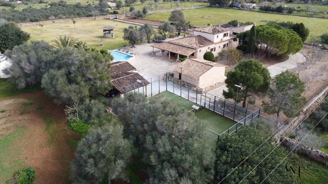 Chalet de 4 habitaciones en Ca'n Picafort, Santa Margalida en venta con piscina - 1.999.000 € (Ref: 9996096)