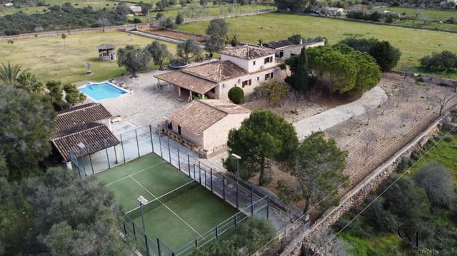 Chalet de 4 habitaciones en Ca'n Picafort, Santa Margalida en venta con piscina - 1.999.000 € (Ref: 9996096)