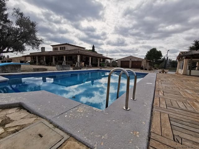 Chalet de 4 habitaciones en Ca'n Picafort, Santa Margalida en venta con piscina - 1.999.000 € (Ref: 9996096)