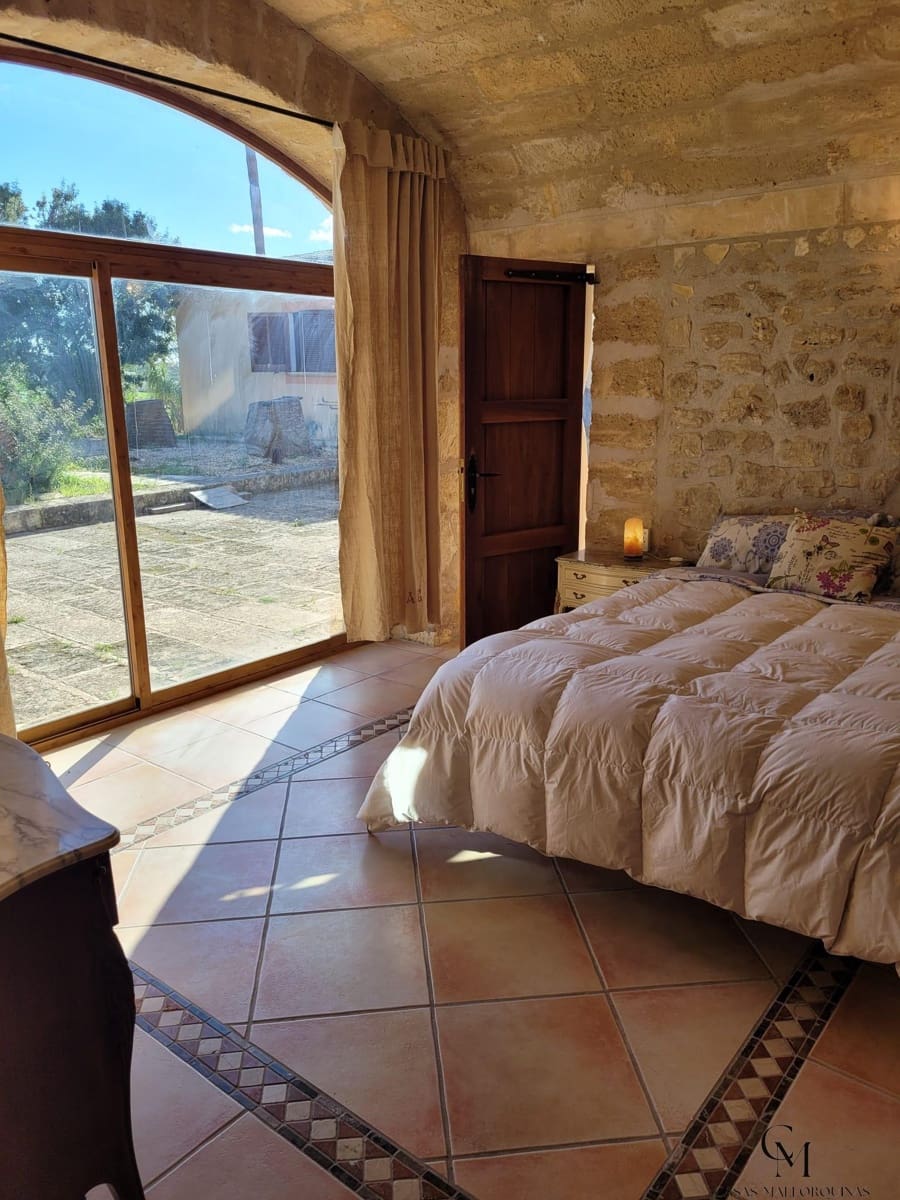 7 soverom Villa til salgs i Santa Margalida med svømmebasseng garasje - € 1 900 000 (Ref: 9996148)