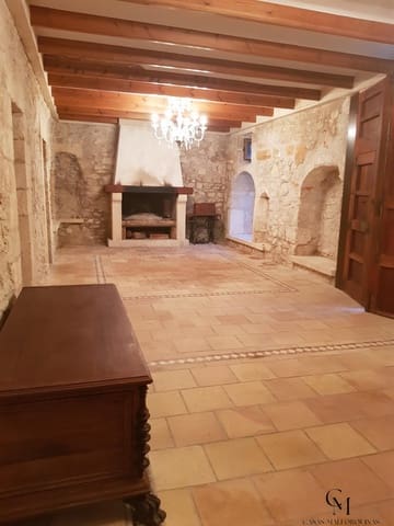 7 soverom Villa til salgs i Santa Margalida med svømmebasseng garasje - € 1 900 000 (Ref: 9996148)