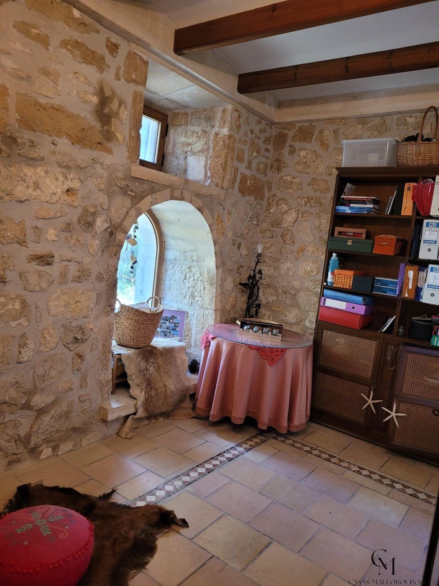 7 soverom Villa til salgs i Santa Margalida med svømmebasseng garasje - € 1 900 000 (Ref: 9996148)