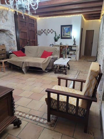 7 soverom Villa til salgs i Santa Margalida med svømmebasseng garasje - € 1 900 000 (Ref: 9996148)