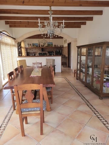 7 soverom Villa til salgs i Santa Margalida med svømmebasseng garasje - € 1 900 000 (Ref: 9996148)