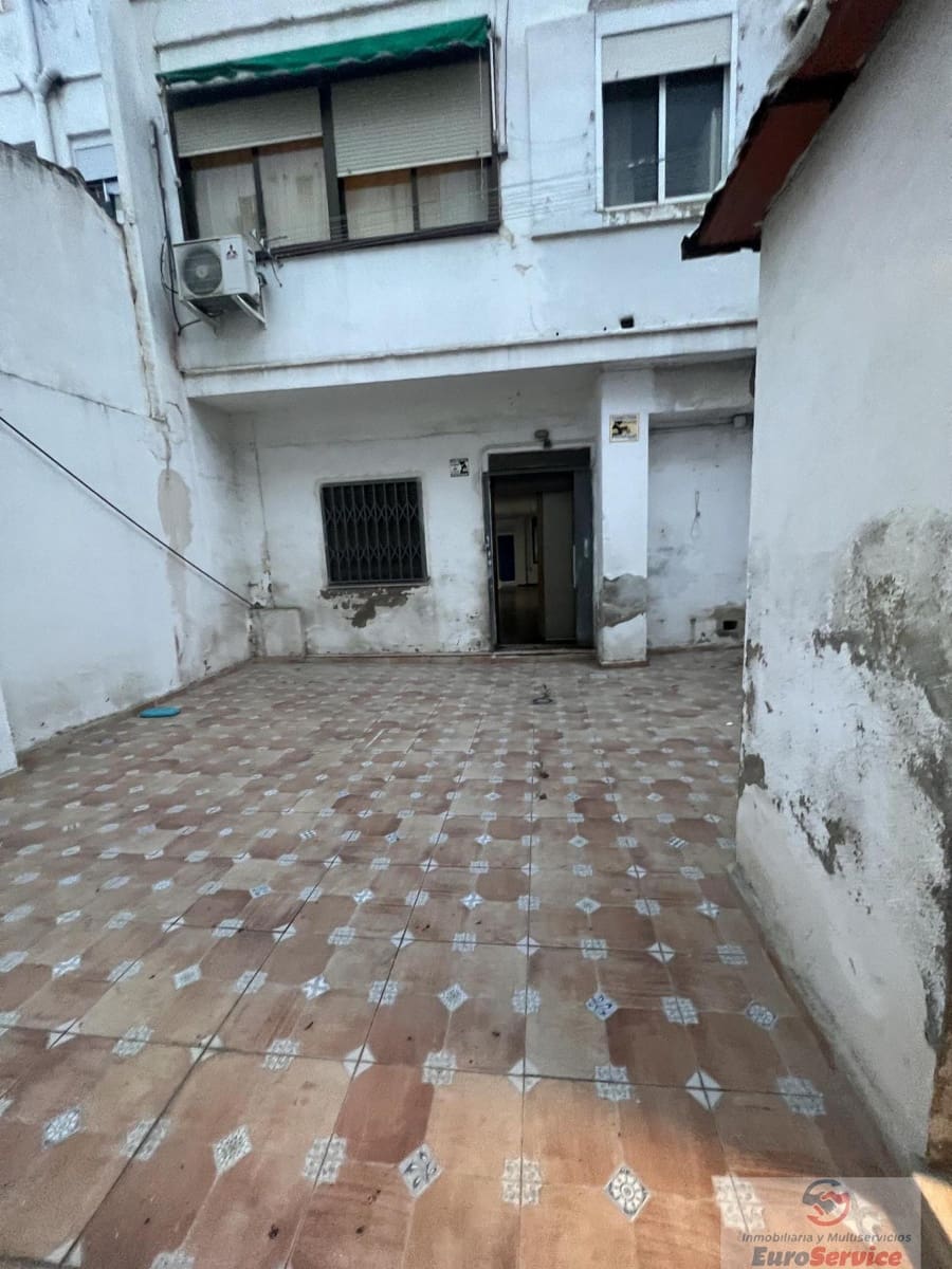 3 slaapkamer Commercieel te huur in Valencia stad - € 790 (Ref: 9354121)