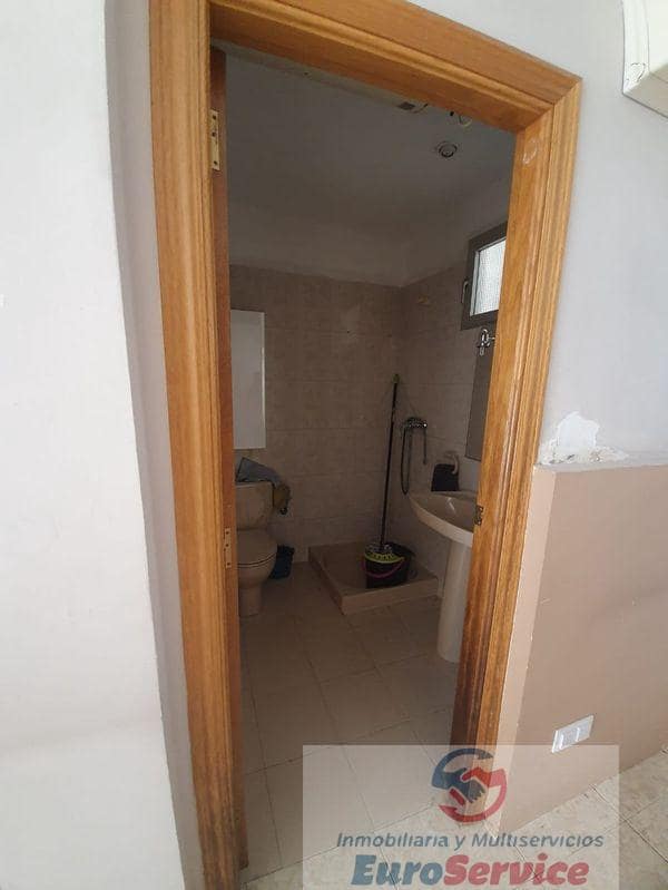 3 soveværelse Erhverv til leje i Valencia by - € 925 (Ref: 9354122)