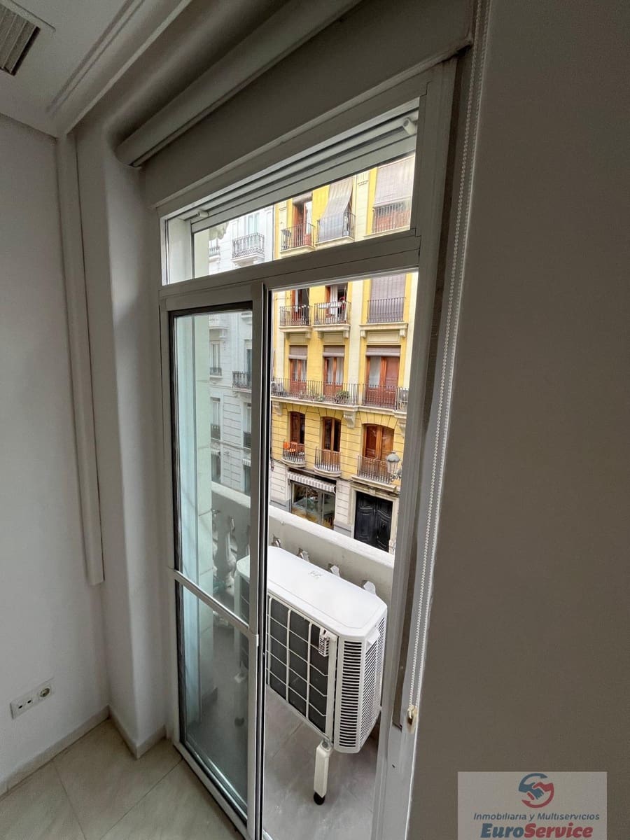 2 sovrum Lägenhet att hyra i Valencia stad - 1 190 € (Ref: 9354123)
