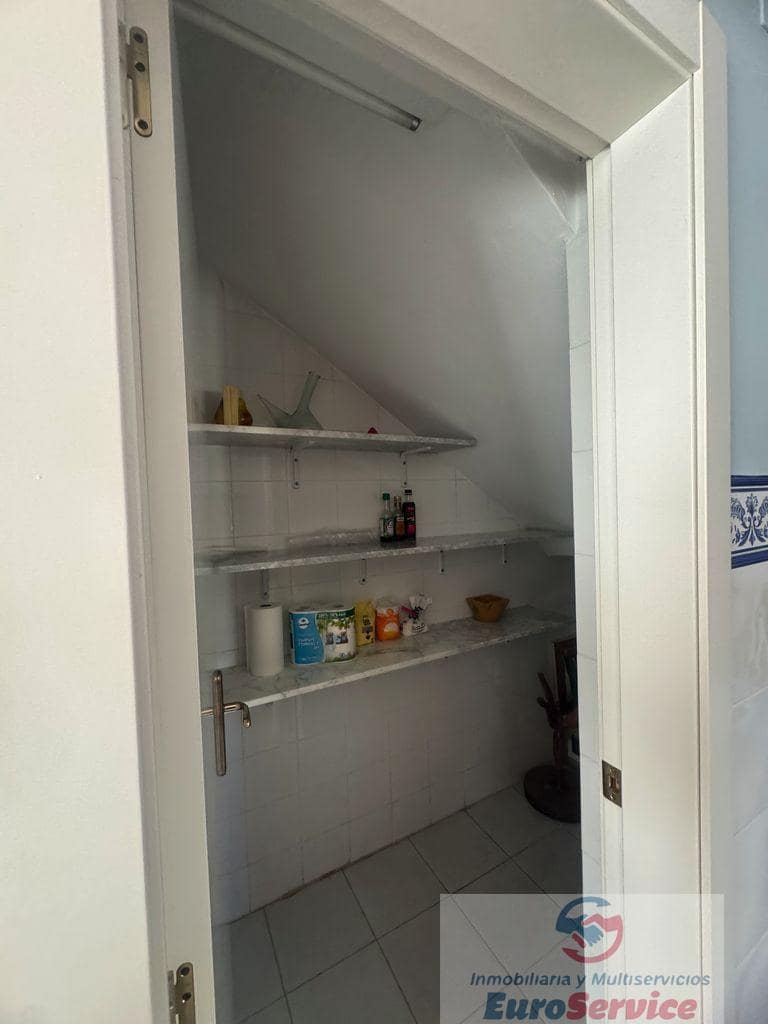 4 bedroom Villa for rent in L'Eliana with pool garage - € 2,690 (Ref: 9354124)