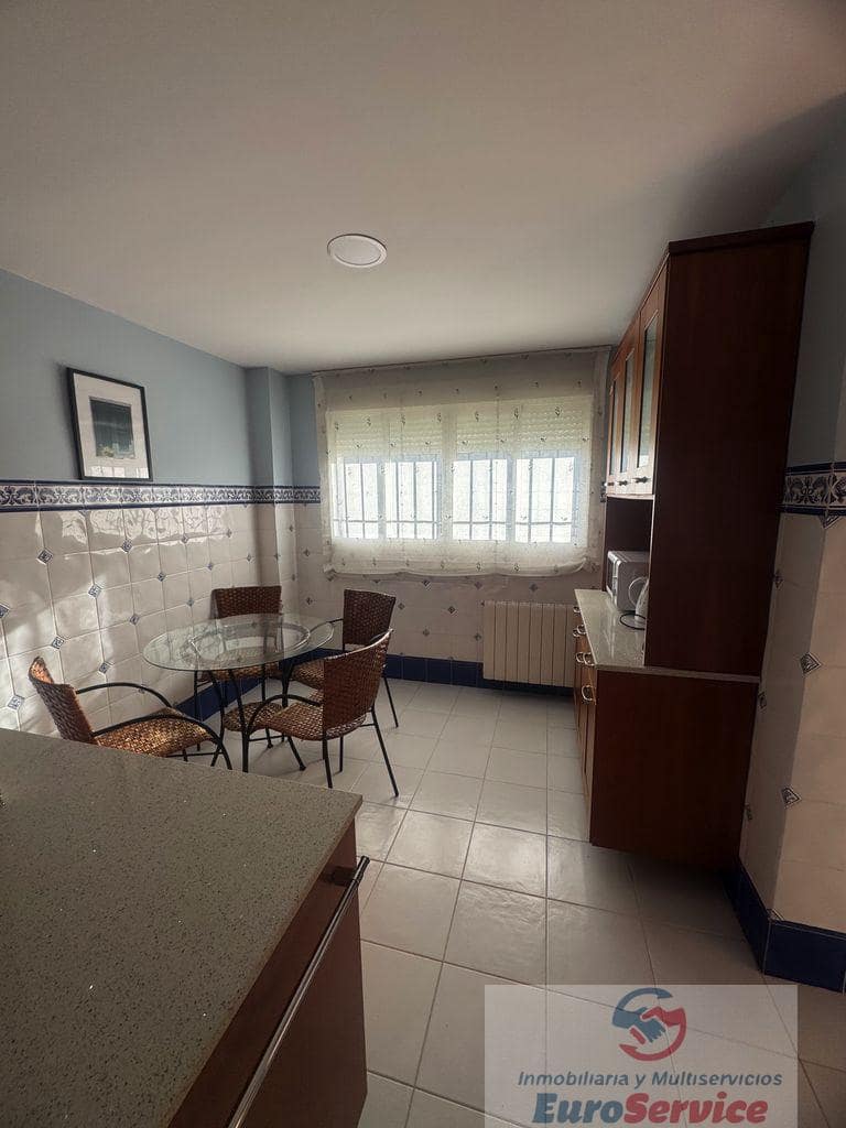 4 bedroom Villa for rent in L'Eliana with pool garage - € 2,690 (Ref: 9354124)