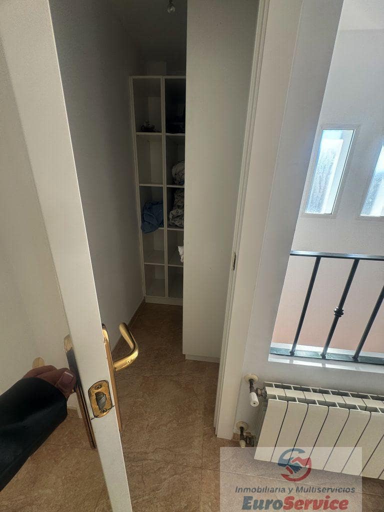 4 bedroom Villa for rent in L'Eliana with pool garage - € 2,690 (Ref: 9354124)