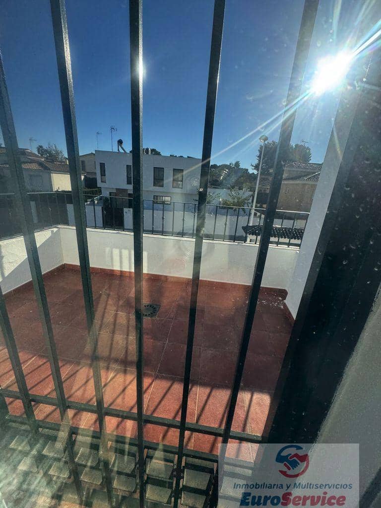 4 bedroom Villa for rent in L'Eliana with pool garage - € 2,690 (Ref: 9354124)