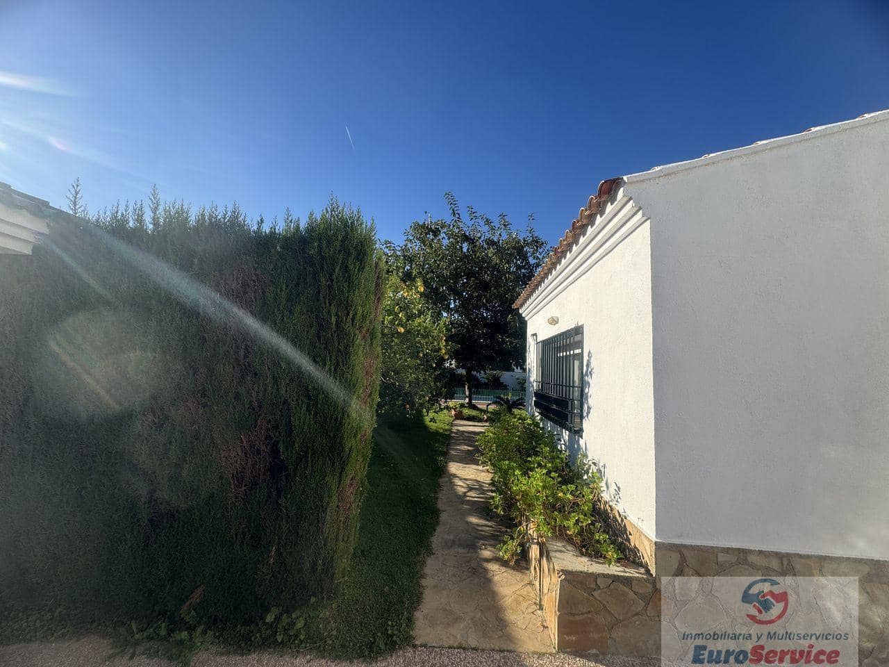 4 bedroom Villa for rent in L'Eliana with pool garage - € 2,690 (Ref: 9354124)