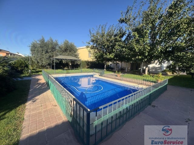 4 bedroom Villa for rent in L'Eliana with pool garage - € 2,690 (Ref: 9354124)