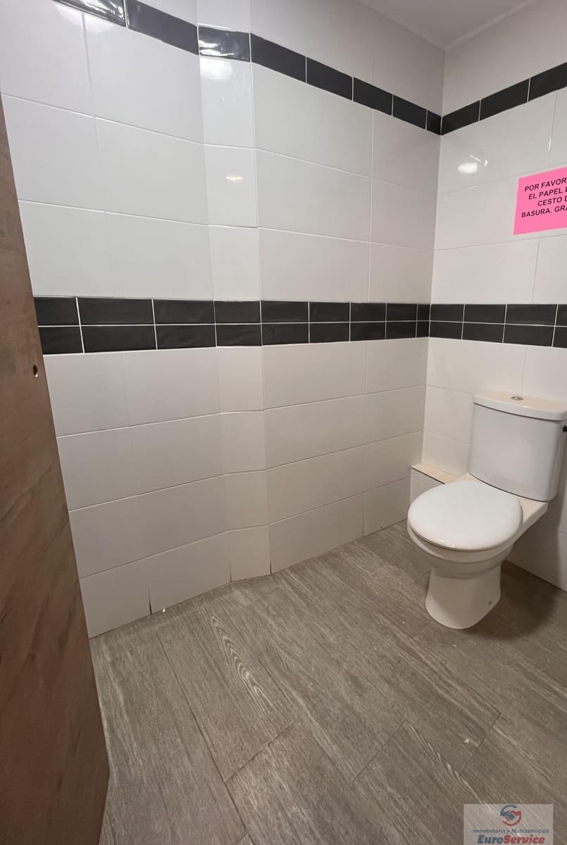 3 bedroom Commercial for sale in Chiva - € 38,000 (Ref: 9354126)