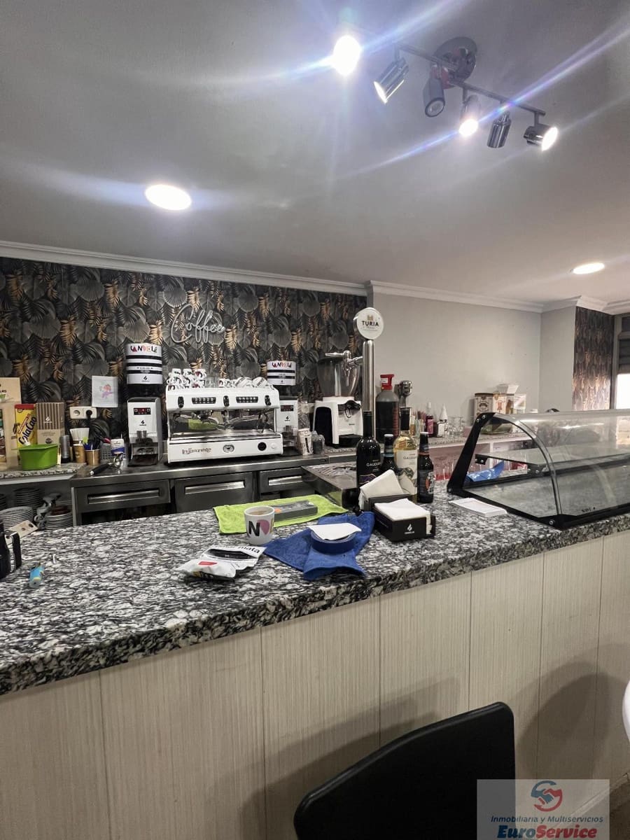 3 bedroom Commercial for sale in Chiva - € 38,000 (Ref: 9354126)